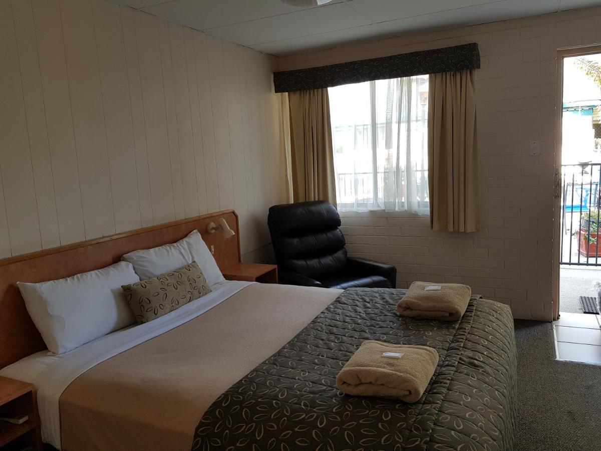 Peppercorn Motel Clermont Extérieur photo